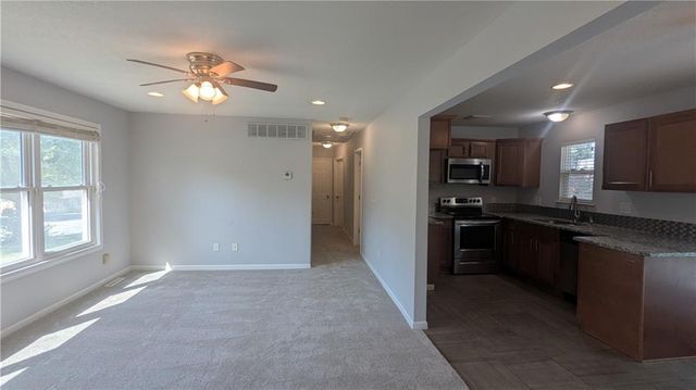2201 NW Vesper Street, Blue Springs, MO 64015