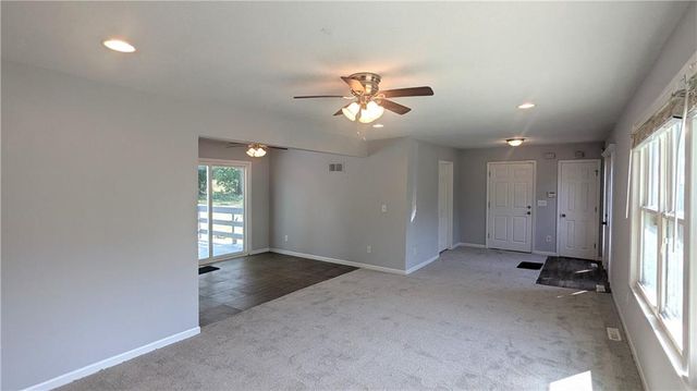2201 NW Vesper Street, Blue Springs, MO 64015