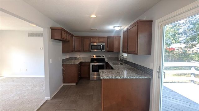 2201 NW Vesper Street, Blue Springs, MO 64015