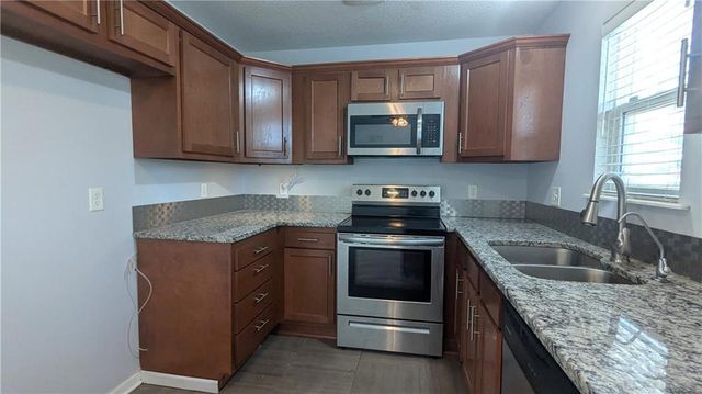 2201 NW Vesper Street, Blue Springs, MO 64015