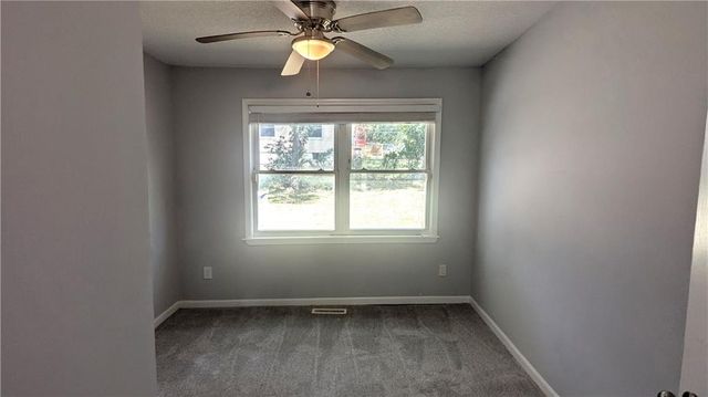 2201 NW Vesper Street, Blue Springs, MO 64015