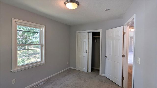 2201 NW Vesper Street, Blue Springs, MO 64015