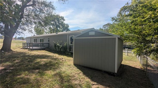 2201 NW Vesper Street, Blue Springs, MO 64015