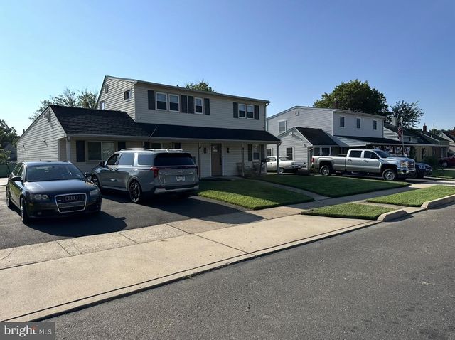 126 GOLDENGATE RD, Levittown, PA 19057