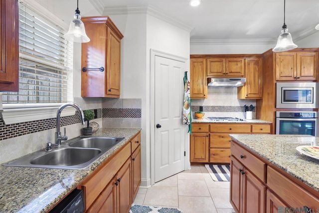 9797 Market West Dr, Baton Rouge, LA 70810