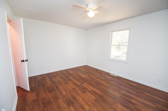 1514 Winding Way, Taylors, SC 29687