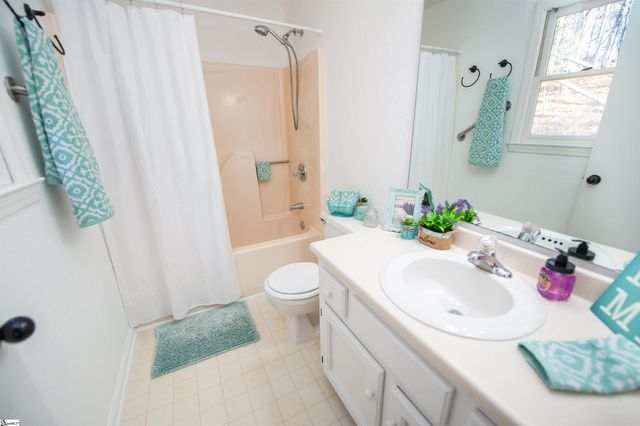 1514 Winding Way, Taylors, SC 29687