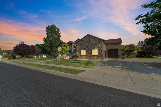 4894 W 4750 S, West Haven, UT 84401
