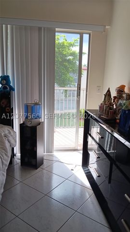 100 SW 132nd Way 310K, Pembroke Pines, FL 33027