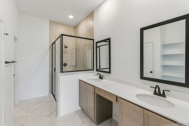 9439 Hidden Stone, Schertz, TX 78154