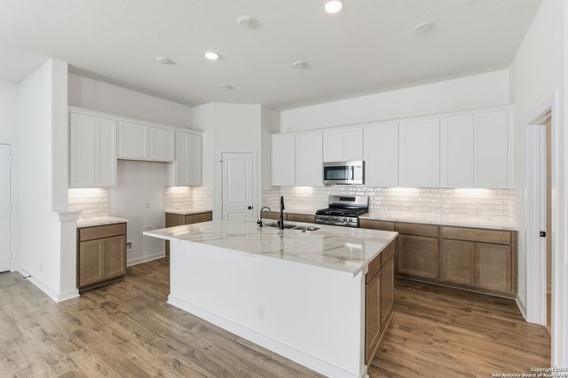 9439 Hidden Stone, Schertz, TX 78154