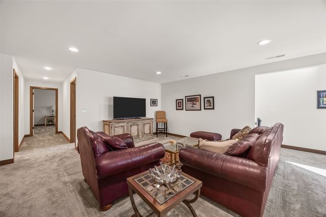 329 McCarran Avenue NE, Cedar Rapids, IA 52402