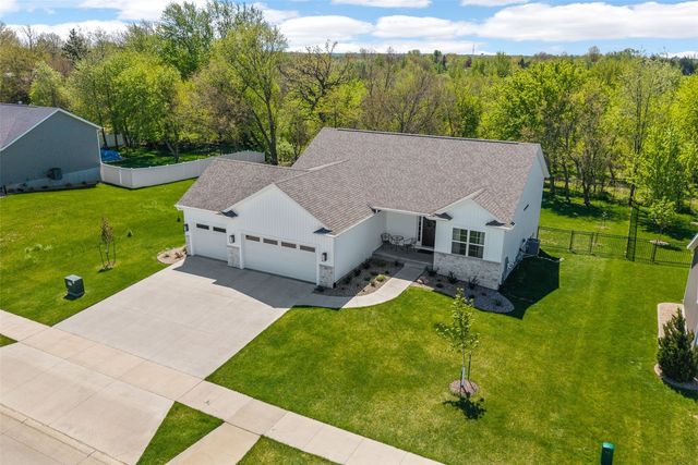 329 McCarran Avenue NE, Cedar Rapids, IA 52402