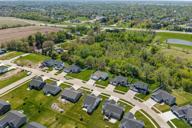 329 McCarran Avenue NE, Cedar Rapids, IA 52402
