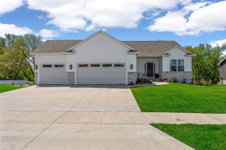 329 McCarran Avenue NE, Cedar Rapids, IA 52402