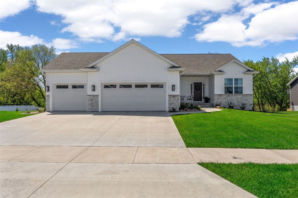329 McCarran Avenue NE, Cedar Rapids, IA 52402
