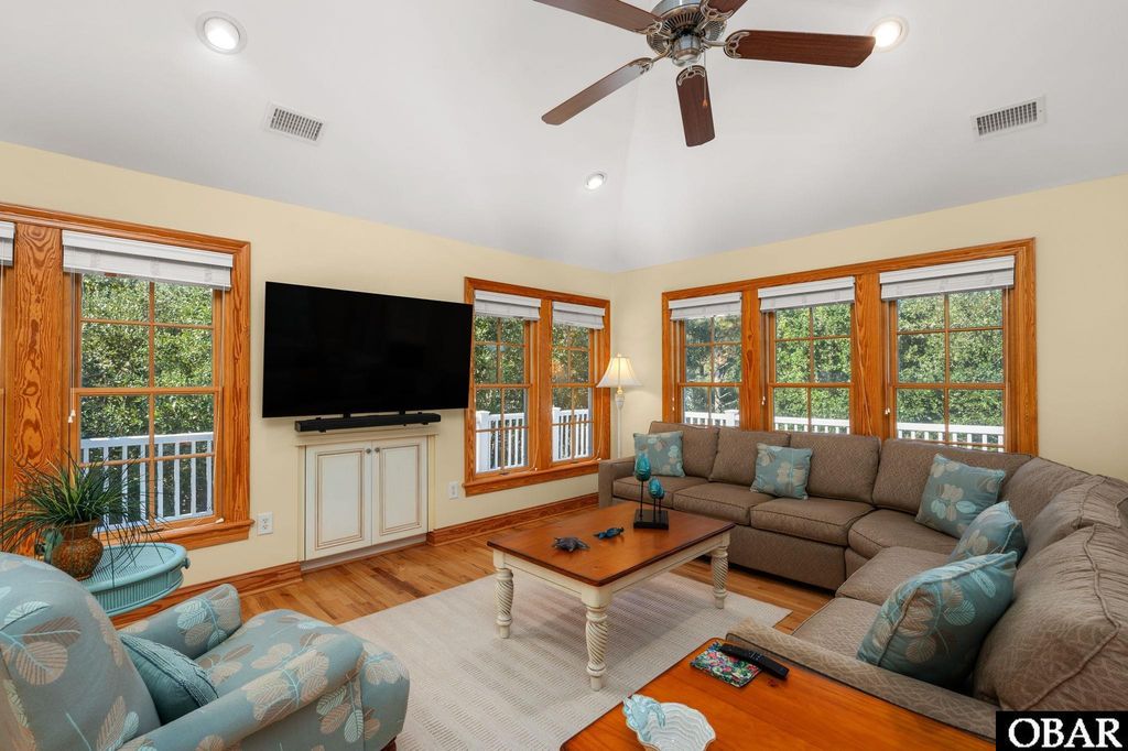 Image 6 of property listing at 818 Whistler Court Lot #381, Corolla, NC 27927