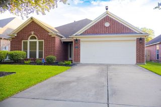 626 Red Oak Canyon Lane, La Marque, TX 77568