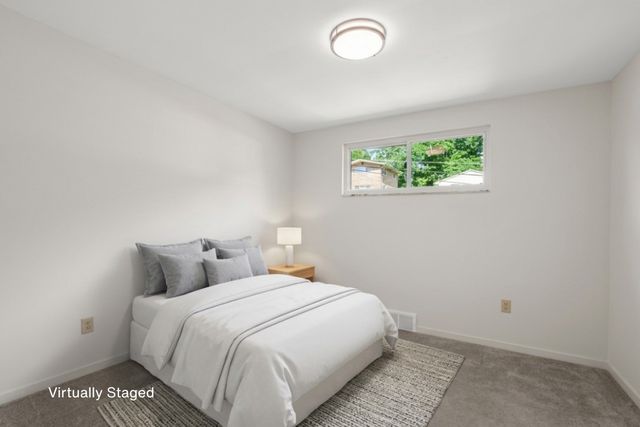 238 Santa Fe Dr, Bethel Park, PA 15102