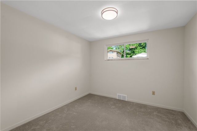 238 Santa Fe Dr, Bethel Park, PA 15102