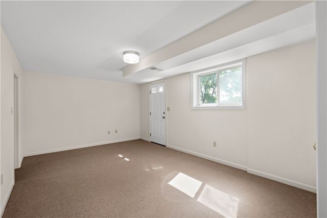 238 Santa Fe Dr, Bethel Park, PA 15102
