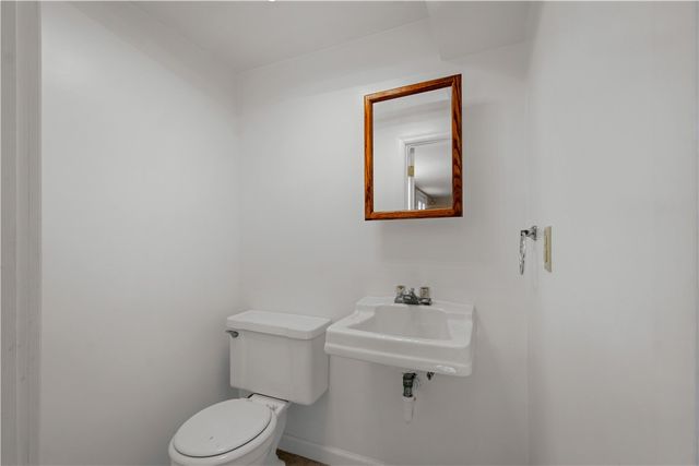 238 Santa Fe Dr, Bethel Park, PA 15102