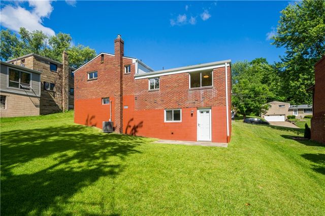 238 Santa Fe Dr, Bethel Park, PA 15102