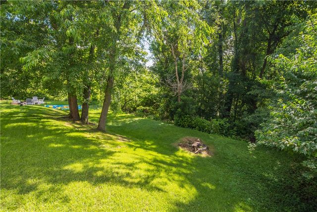 238 Santa Fe Dr, Bethel Park, PA 15102