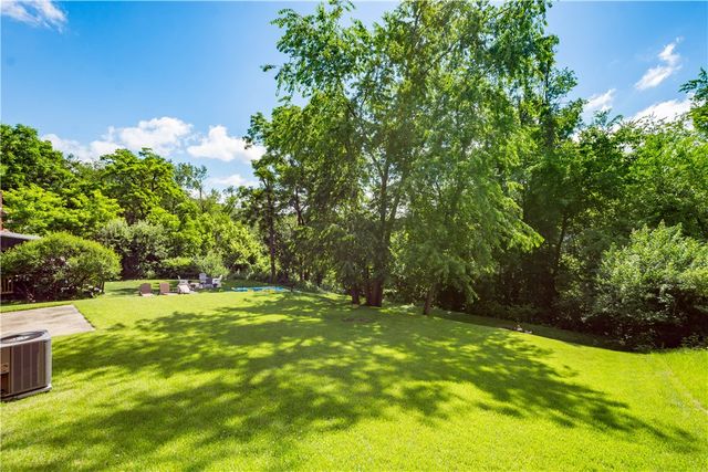 238 Santa Fe Dr, Bethel Park, PA 15102