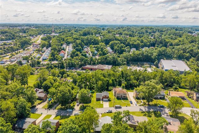 238 Santa Fe Dr, Bethel Park, PA 15102
