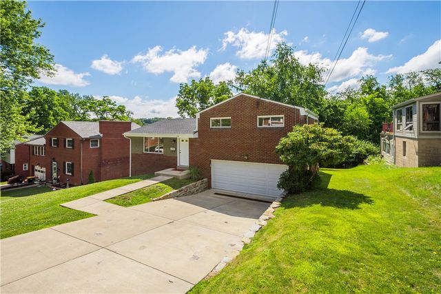 238 Santa Fe Dr, Bethel Park, PA 15102