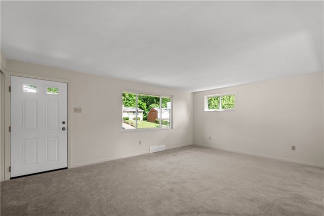238 Santa Fe Dr, Bethel Park, PA 15102