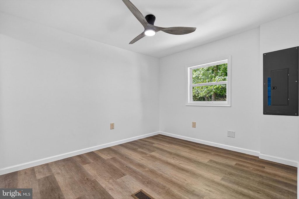 Image 29 of property listing at 120 LONG BEACH RD, Charlestown, MD 21914