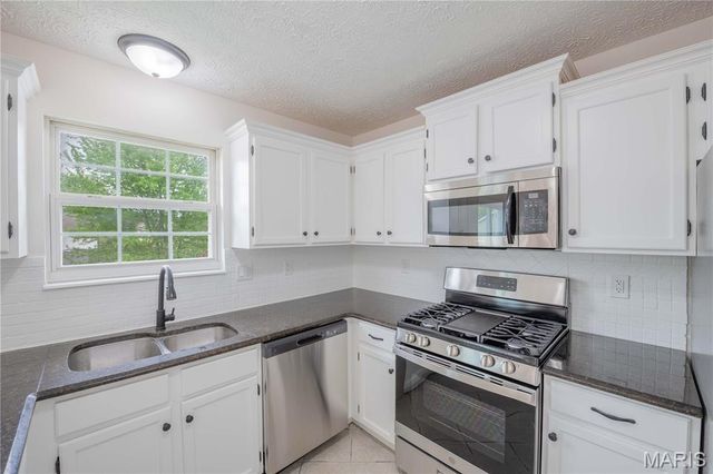 10 Arbor Springs, Troy, IL 62294