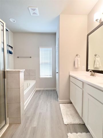 969 Golden Willow Lane, Conroe, TX 77304