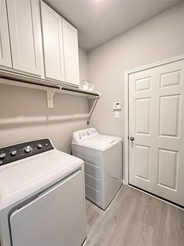 969 Golden Willow Lane, Conroe, TX 77304