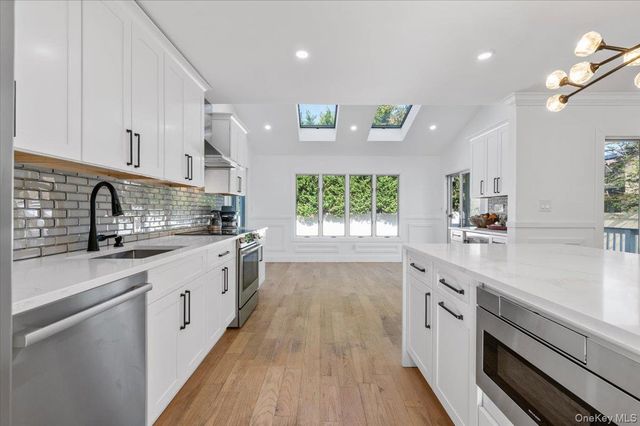 77 Bounty Lane, Jericho, NY 11753