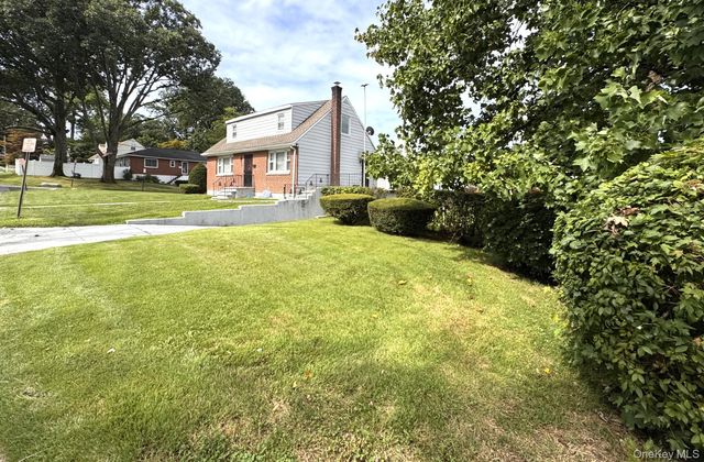 55 Canfield Avenue, Yonkers, NY 10710