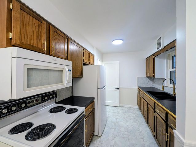 3504 Poinsettia Avenue Se, City Of Grand Rapids, MI 49508