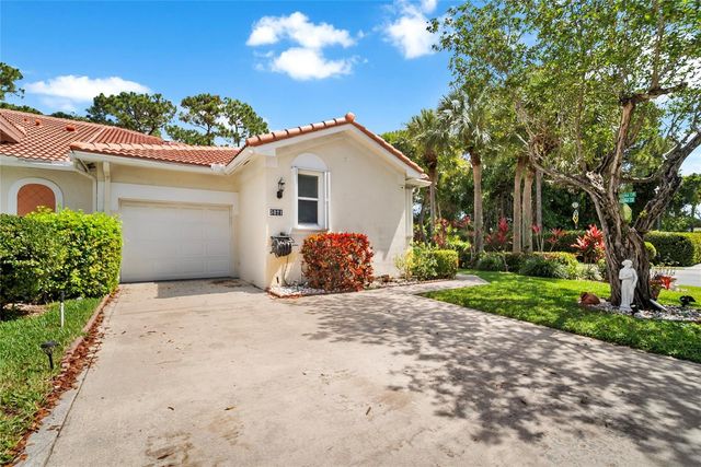 5021 S La Sedona Circle, Delray Beach, FL 33484