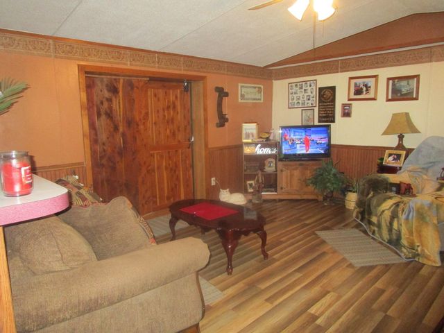 9065 County Road 3940, Mountain View, MO 65548