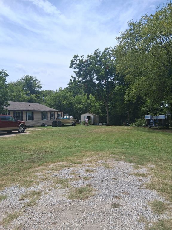 547 Fm 513, Lone Oak, TX 75453