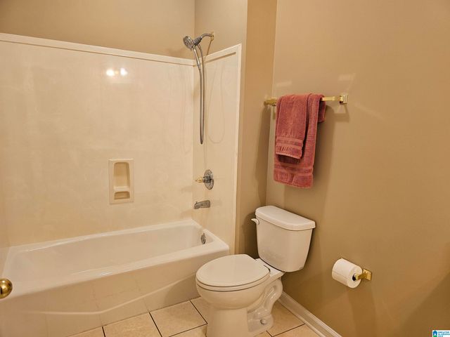 5437 J R DRIVE, Birmingham, AL 35235