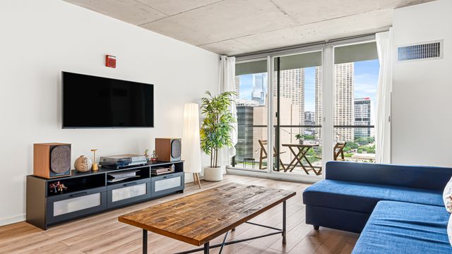 659 W Randolph Street 1016, Chicago, IL 60661