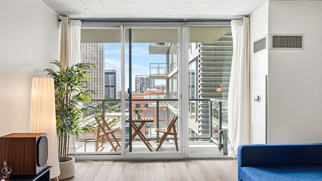 659 W Randolph Street 1016, Chicago, IL 60661