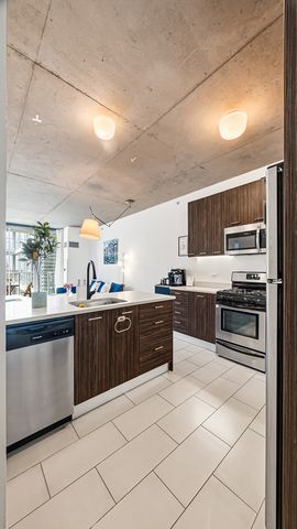 659 W Randolph Street 1016, Chicago, IL 60661
