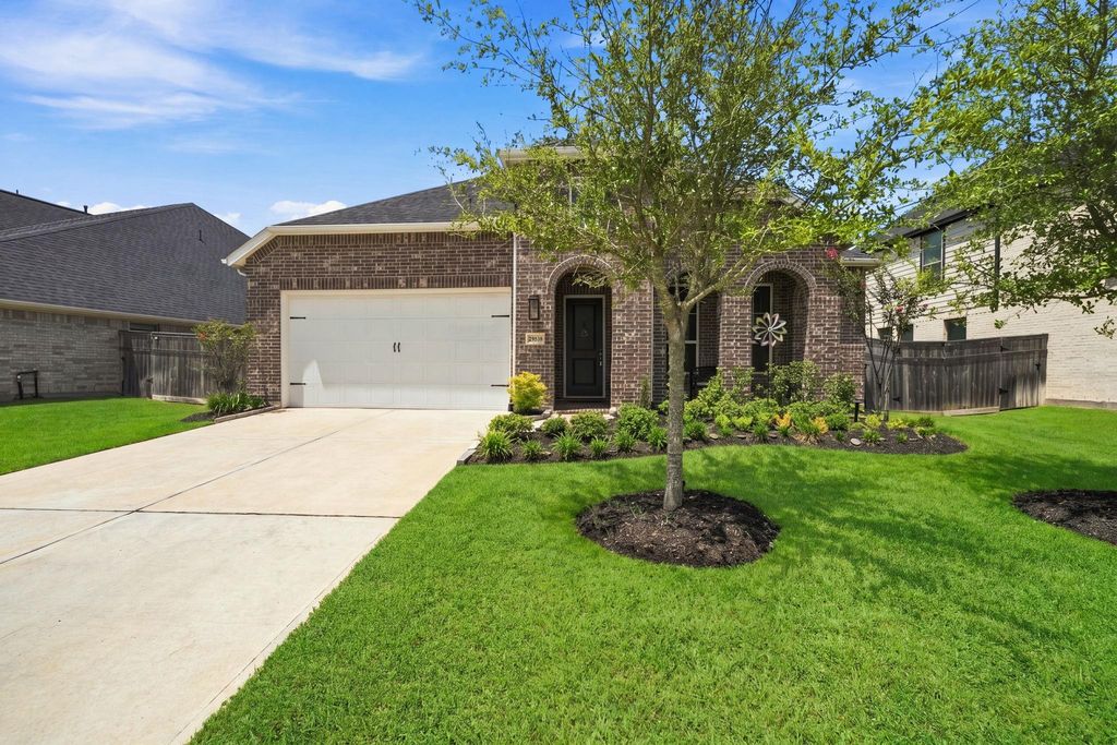 29538 Highland Meadow Drive, Fulshear, TX 77441