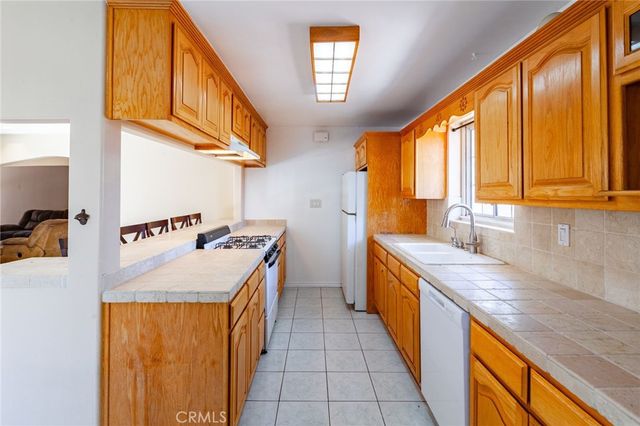 12124 Buckeye Avenue, Sylmar, CA 91342