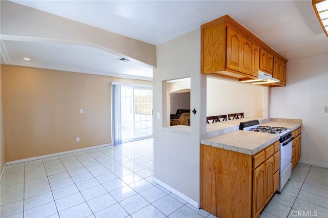 12124 Buckeye Avenue, Sylmar, CA 91342