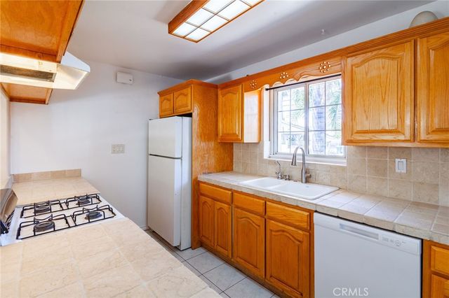 12124 Buckeye Avenue, Sylmar, CA 91342